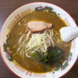 カレーラーメン（900円）